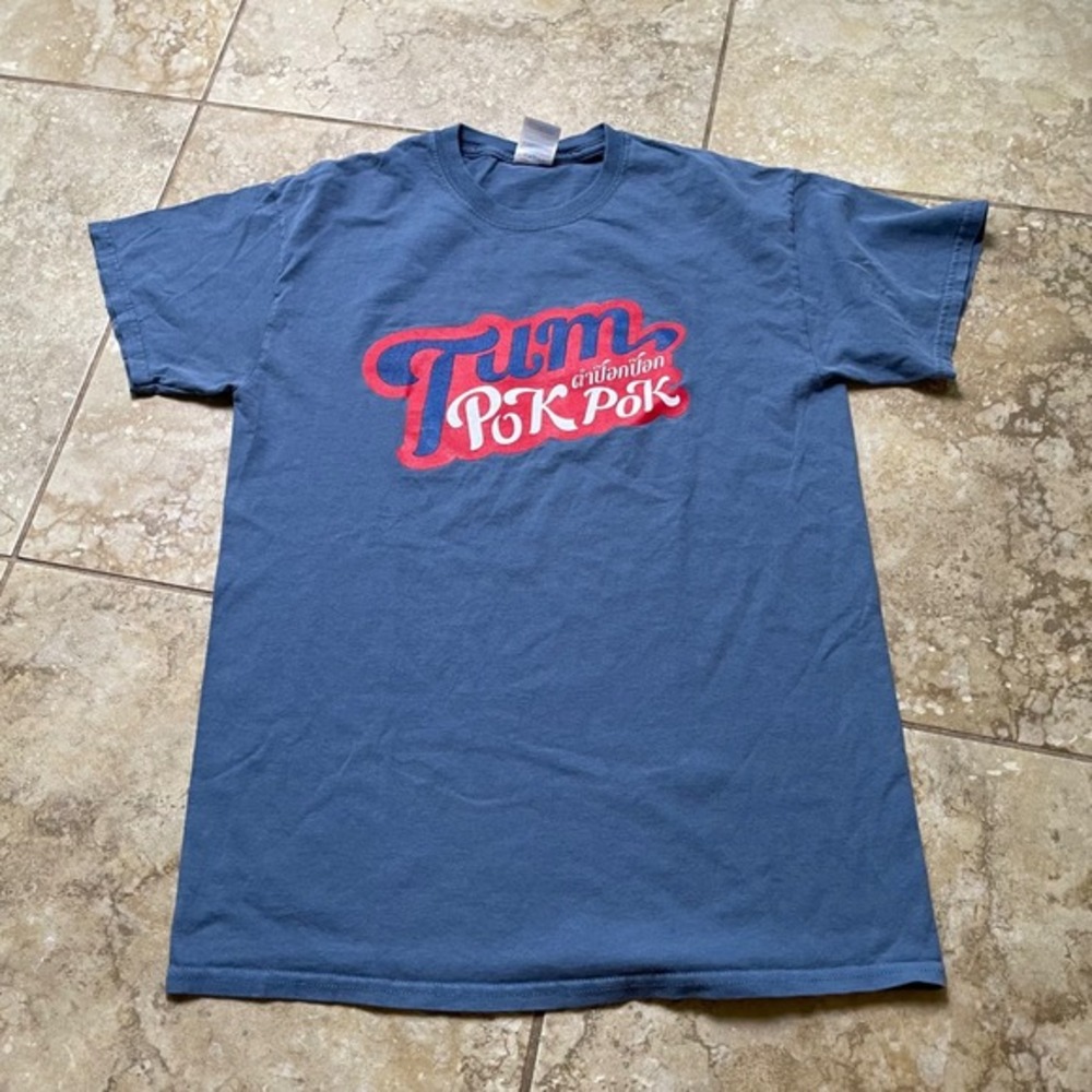 Gildan Tum‎ Pok Pok Restaurant T Shirt Graphic Print Blue Medium Thailand